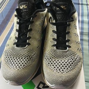 APL Running Sneakers Techloom Pro Silver/Gold/Blk